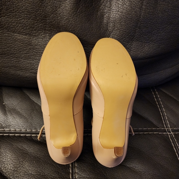 ANDREA FENZI Women's Nude Heels - Picture 2 of 8